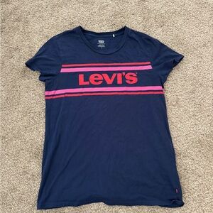 Levi’s top
